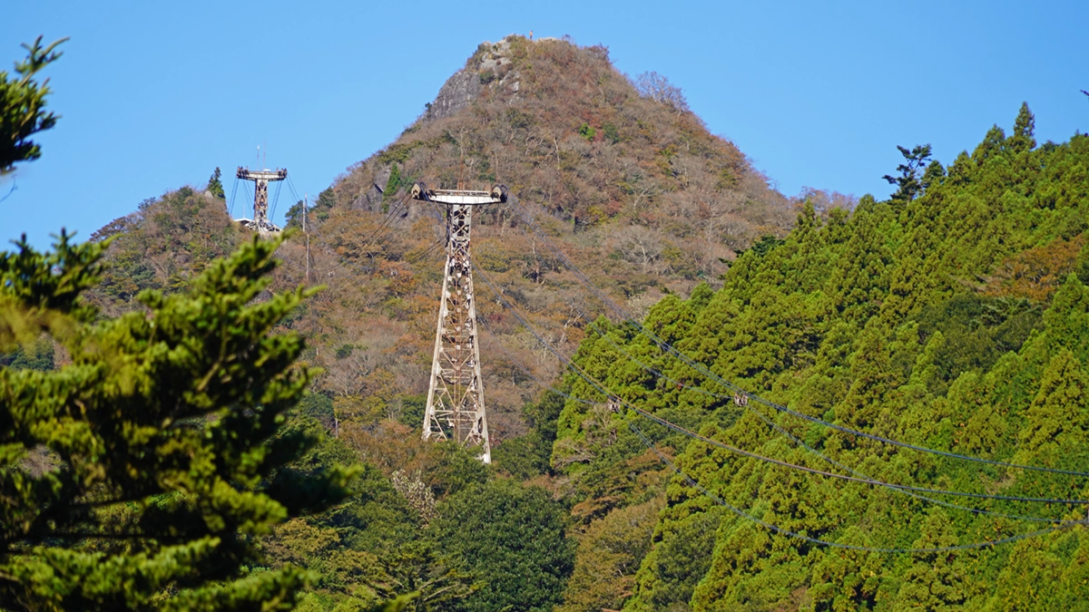 筑波山の山頂付近の11月7日8時ごろの紅葉状況