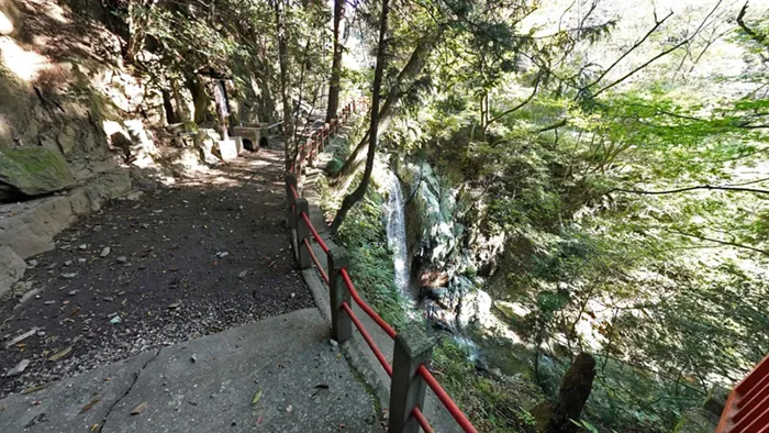 日立市の赤沢不動滝の景観写真