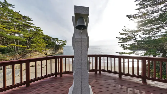 日立市の鵜の岬の愛と絆の鐘の景観写真