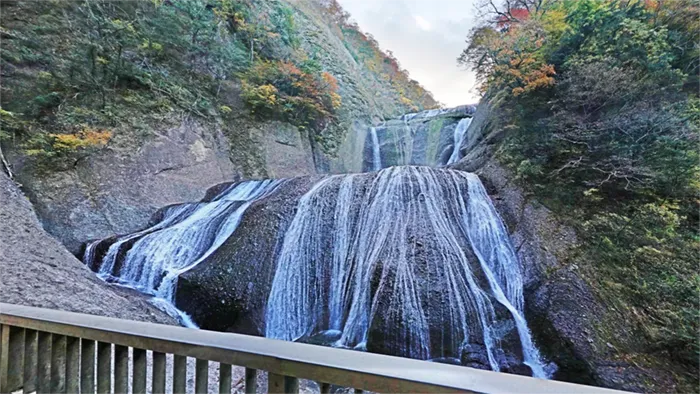 大子町の袋田の滝の第1観瀑台からの滝景観写真