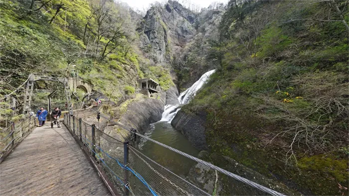 大子町の袋田の滝吊り橋からの滝景観写真