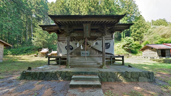 大子町上野宮の近津神社拝殿の景観写真とVRツアーのリンク
