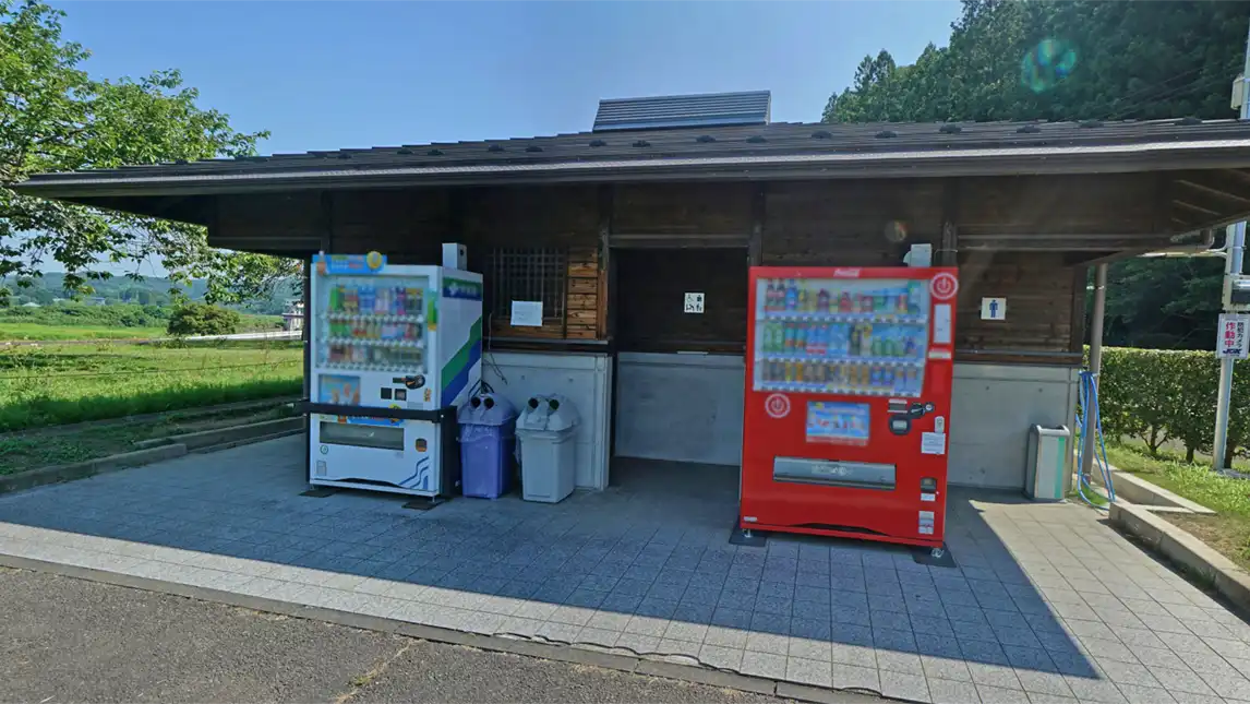 屋外水洗トイレ・水場の景観写真