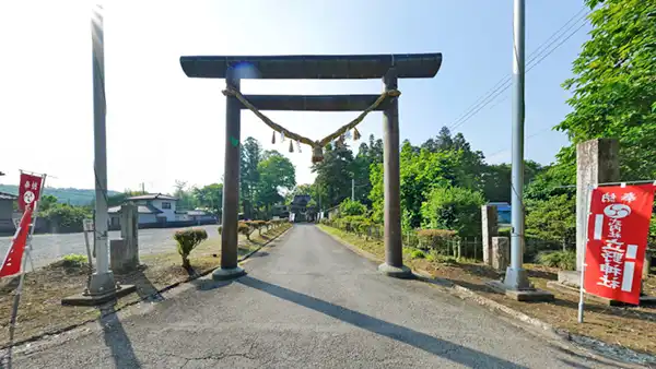 常陸大宮市の立野神社鳥居の景観写真