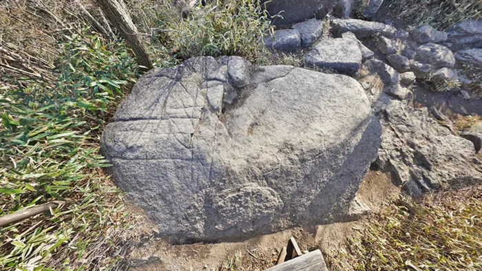 筑波山の奇岩・国割り石の景観写真