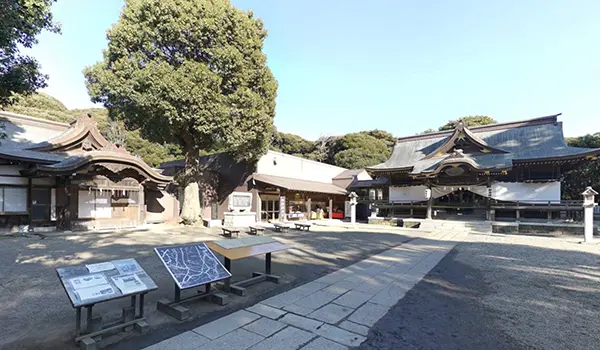 ひたちなか市の酒列磯前神社の境内景観写真