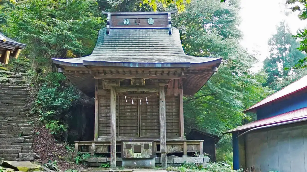 桜川市の加波山三枝祇神社親宮の拝殿の景観と案内VRツアー