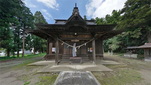 城里町の阿波山上神社の拝殿景観写真