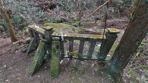 岩船神社ご神体の岩船の景観写真とVRツアーのリンク