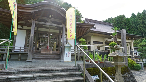 龍谷院の本殿の景観写真とVRツアーのリンク