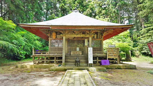 城里町の徳蔵寺の大師堂の景観写真