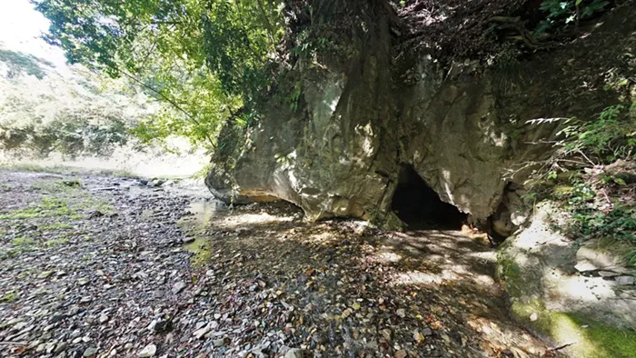 日立市の諏訪の水穴の景観写真