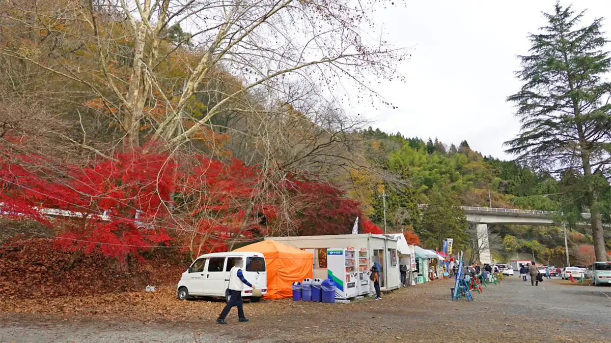 茨城県高萩市の紅葉まつりと花貫駐車場の紅葉景観スポット