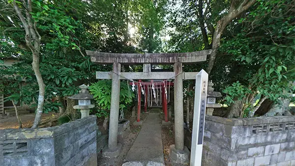 小美玉市竹原の椿山稲荷神社の鳥居景観写真とVRツアーリンク