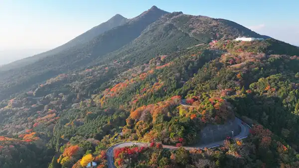 風返峠からの筑波山の紅葉風景写真